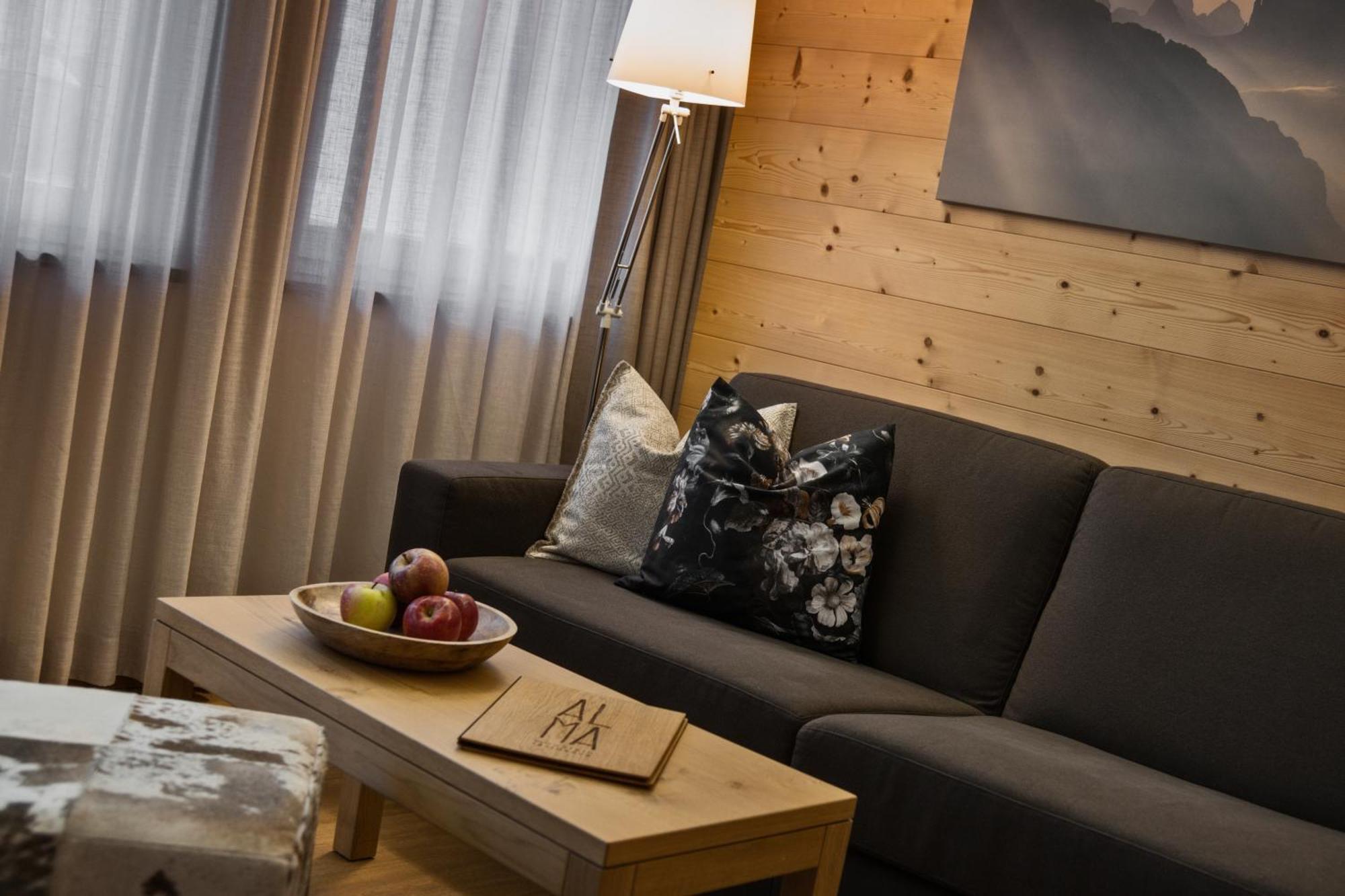 Alma Mountain Residence Dobbiaco Phòng bức ảnh