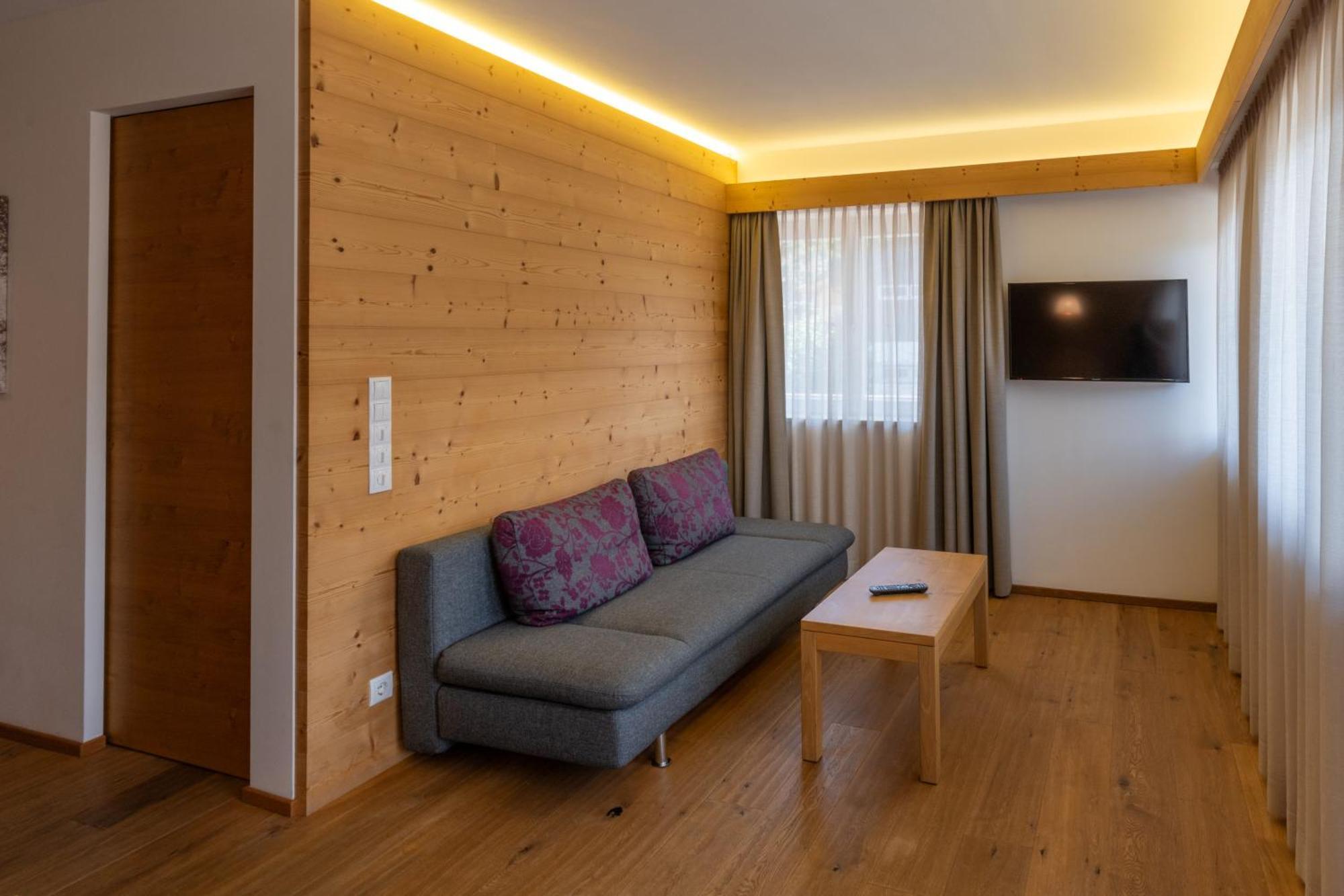 Alma Mountain Residence Dobbiaco Ngoại thất bức ảnh