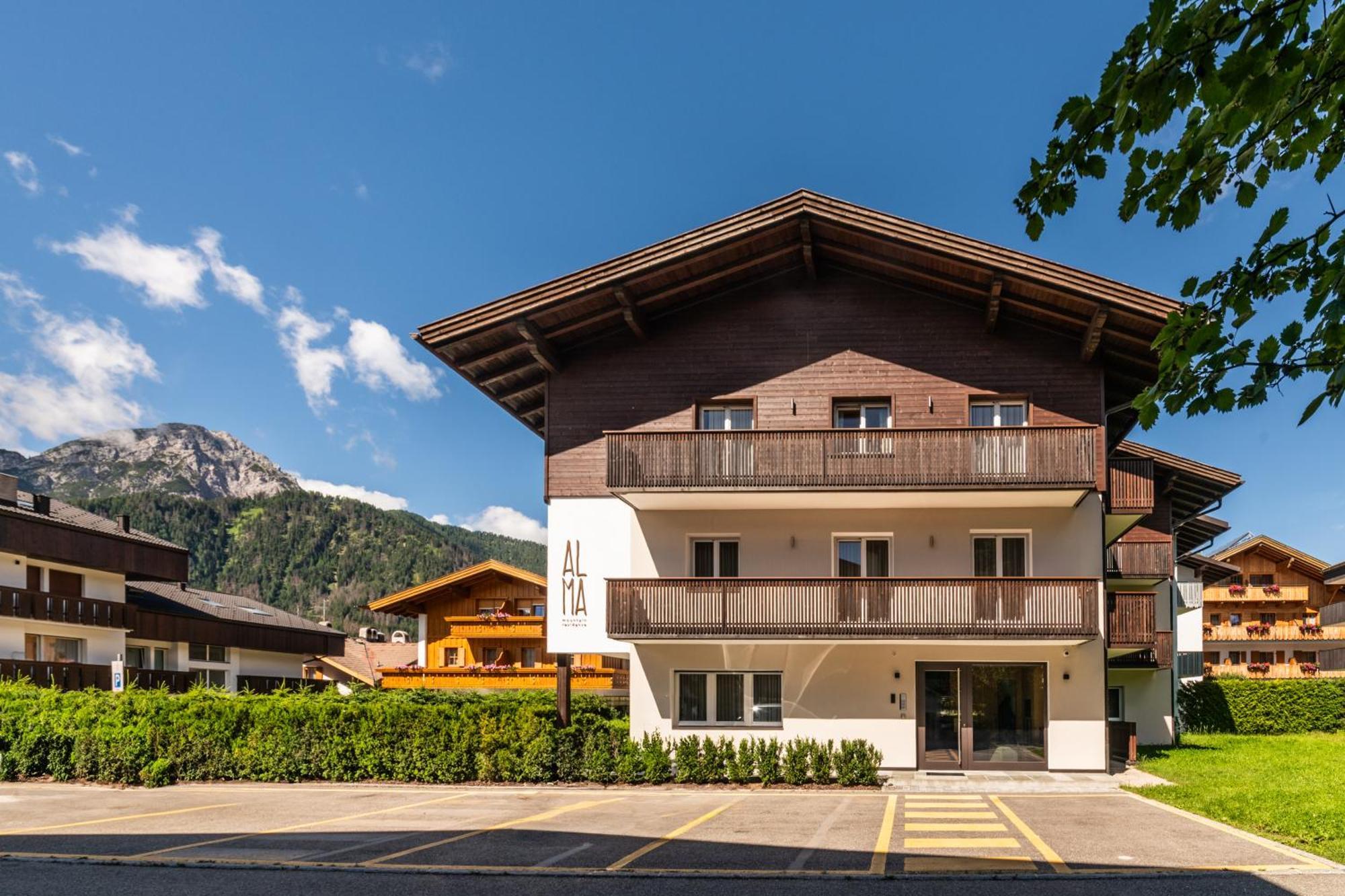 Alma Mountain Residence Dobbiaco Ngoại thất bức ảnh