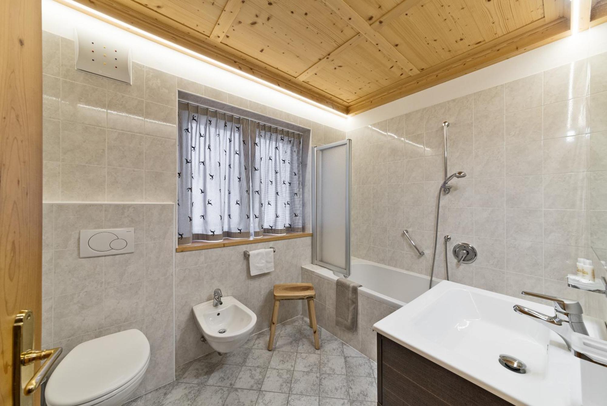 Alma Mountain Residence Dobbiaco Ngoại thất bức ảnh